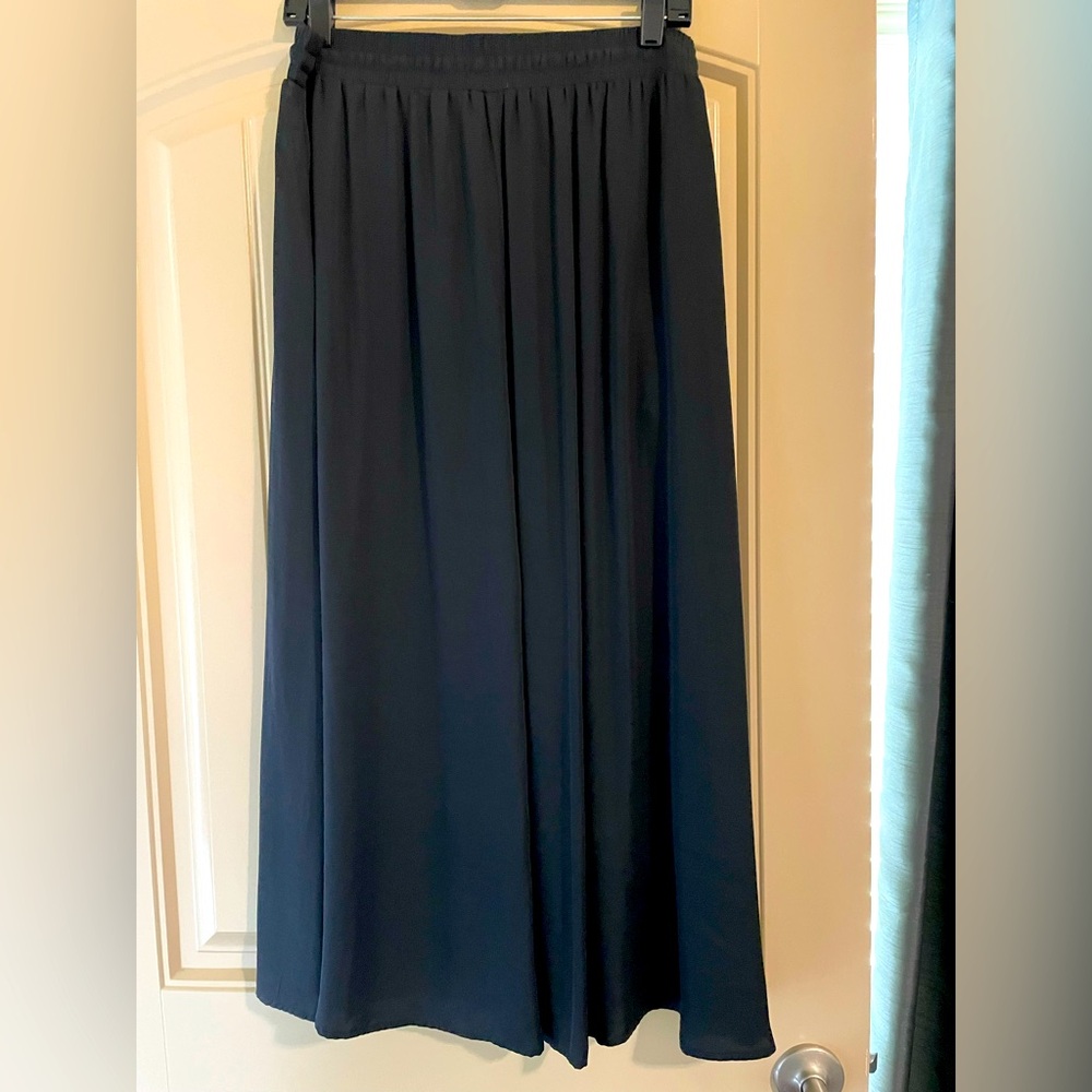 LOFT Black Midi Skirt - Picture 2 of 2
